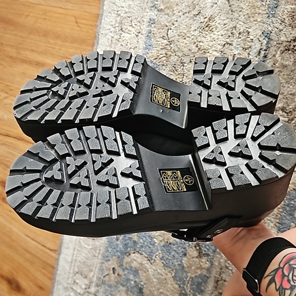 SOLD - Picture 7 of 8